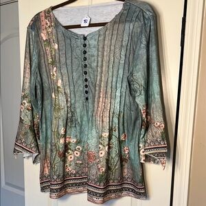 Elegant Floral Women’s Blouse with Button Detail